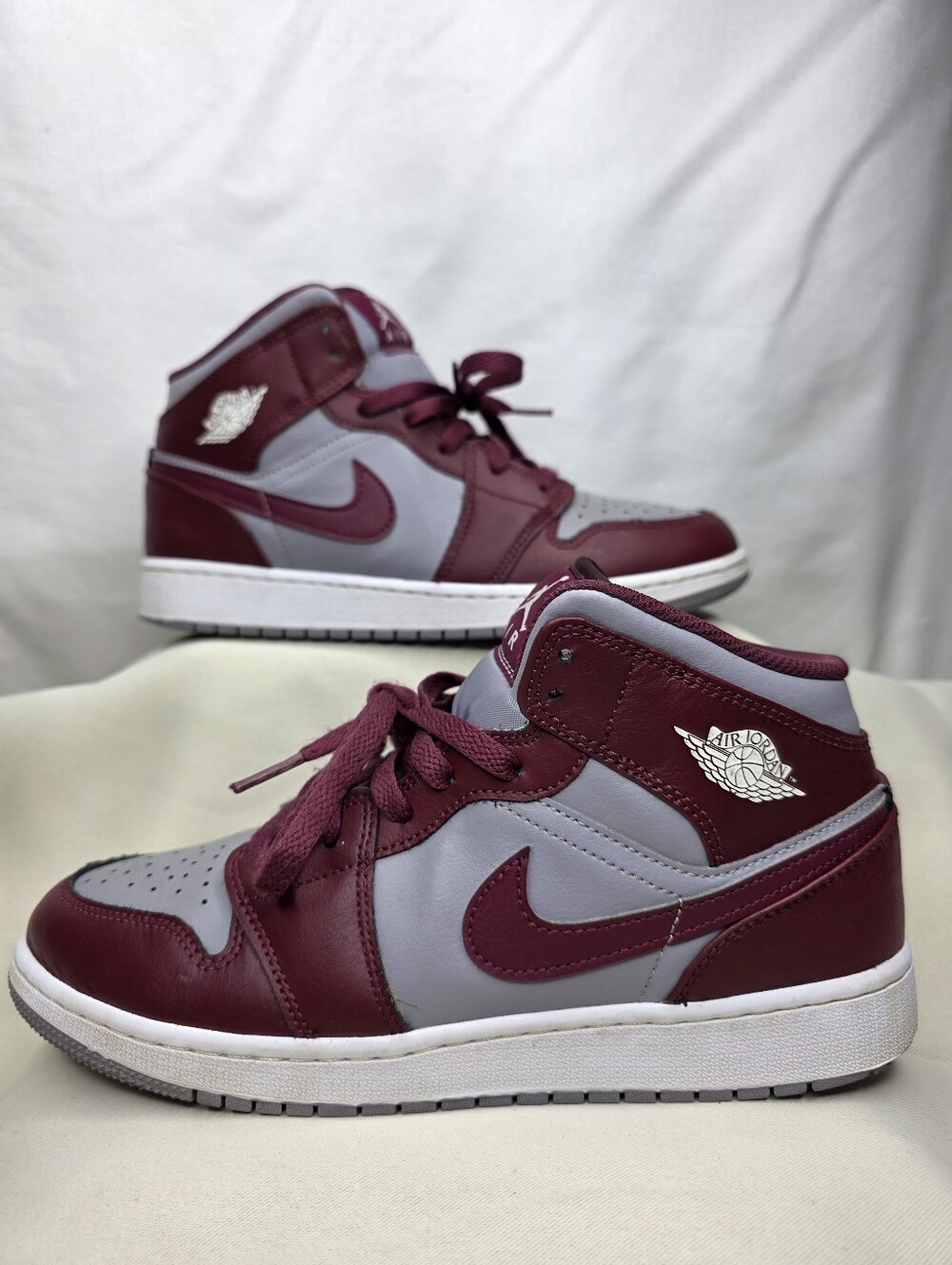 Nike Air Jordan 1  Retro Mid Cherrywood Red Gray DQ8426-615 Men’s Size 7Y